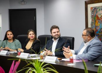 «Playa del Carmen plantea hermanamiento con Tijuana para fortalecer vínculos turísticos y económicos.»