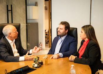 «Estefanía Mercado refuerza el turismo y diversifica la economía de Playa del Carmen con nuevas alianzas estratégicas»