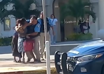 policías agreden mujeres Cancún