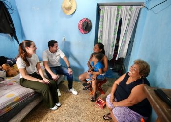 RENE SANCHEZ EN CASA DE UNA FAMILIA OLA NOTICIAS