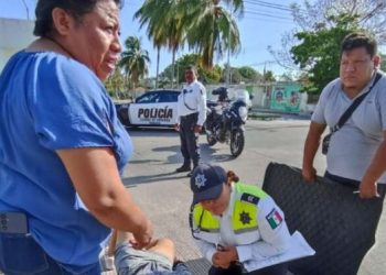 «Taxista provoca accidente en Chetumal por no respetar el alto»