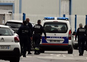 Ataque con arma blanca deja un muerto y tres heridos en una secundaria de Francia