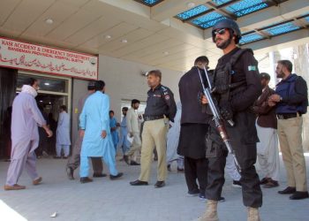 Atentado con coche bomba en Pakistán deja 3 muertos y 16 heridos