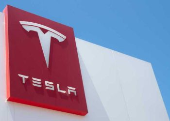 Beneficios netos de Tesla se desploman 71% tras incursión de Musk en el gobierno de Trump