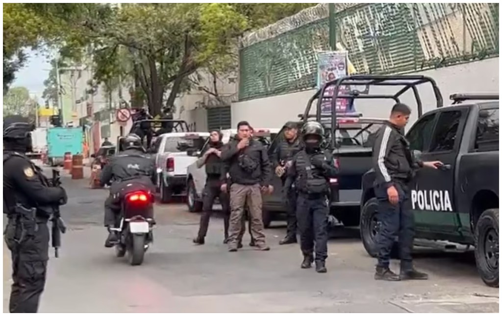 Ocho hombres fueron detenidos por invadir un predio en CDMX e intentar apoderarse de este; tenían un arma y cartuchos