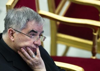 Cardenal Becciu, dispuesto a dar un paso atrás y no participar en el cónclave