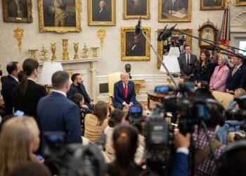 Casa Blanca mantiene el veto contra la agencia de noticias AP pese a la orden de un juez