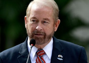 Confirman a Ron Johnson como nuevo embajador de EE.UU. en México