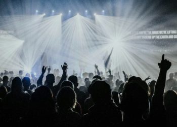 Consejos prácticos para que no te roben celulares cuando estás en un concierto