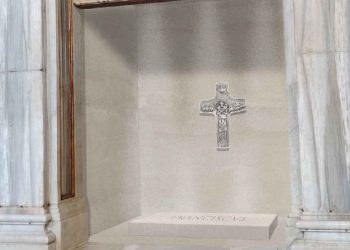 Dan a conocer imágenes del sepulcro del papa Francisco en la basílica de Santa María La Mayor