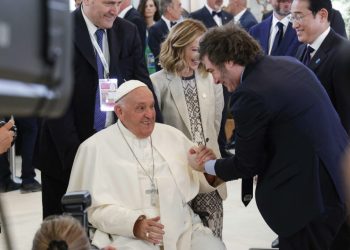 De “cómplice de zurdos asesinos” a “bondadoso y sabio”, el giro de Milei hacia Francisco