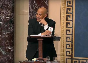 El demócrata Cory Booker rompe récord con discurso de más de 25 horas en el Senado de EE.UU.