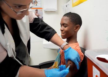 Enfermeras, víctimas de violencia y bajos salarios