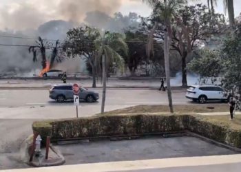 Fallecen tres personas al estrellarse una avioneta en Florida