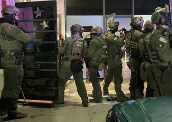 Gobierno de Trump “triplicará” las redadas contra migrantes en centros de trabajo