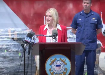 Guardia Costera de EE.UU. incauta más de 500 millones de dólares en droga de carteles mexicanos