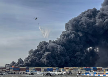 Explosión en el puerto de Bandar Abbas deja 65 muertos y más de mil heridos en Irán