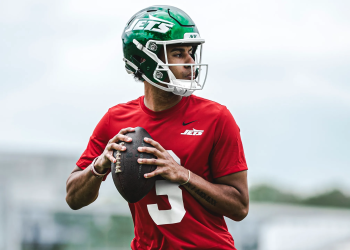 El joven marsical de los jets: Jordan Travis anuncia su retiro de la NFL tras fuerte lesión en la pierna