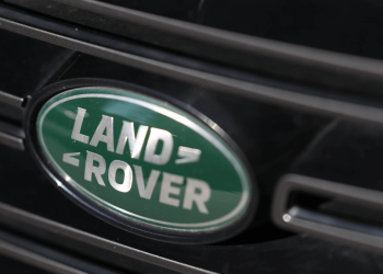 Jaguar Land Rover pausará envíos a EE.UU. este abril, por los aranceles de Trump
