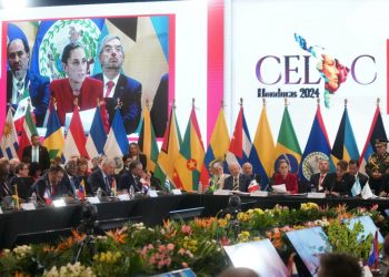 La Celac critica con dureza las deportaciones y encarcelamientos de migrantes desde EE.UU.