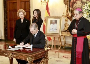 Los reyes de España asistirán al funeral del papa Francisco