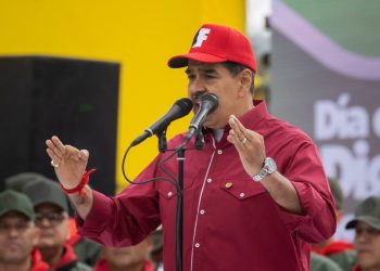 Maduro firma decreto de emergencia económica en Venezuela ante “guerra comercial inédita”