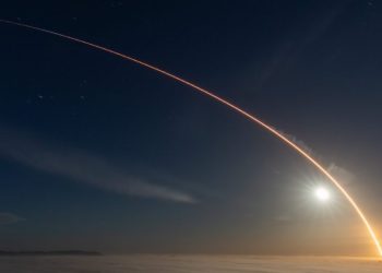 ¿Meteorito? Cohete de SpaceX es visto en varias partes de México