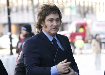 Milei viaja esta semana a EE.UU. y podría reunirse con Trump en Mar-a-Lago