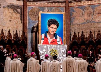 Muere el papa Francisco: Aplazan canonización de Carlo Acutis