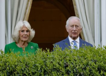 Papa Francisco recibe a reyes Carlos III y Camila en el 20 aniversario de su boda
