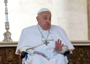 Papa Francisco ya recibe visitas durante su convalecencia en Santa Marta