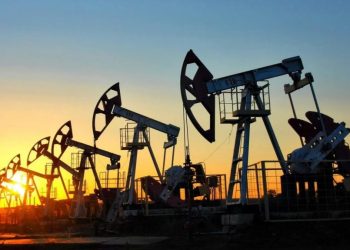 Petróleo de Texas cae un 7.4 %, su precio más bajo desde 2021