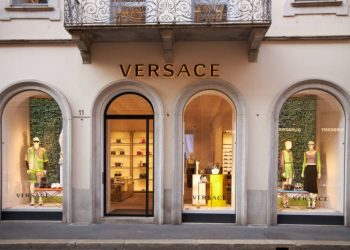 Prada anuncia la adquisición de Versace por 1.250 millones de euros