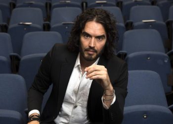 Russell Brand, acusado formalmente por violación y agresión sexual en Londres