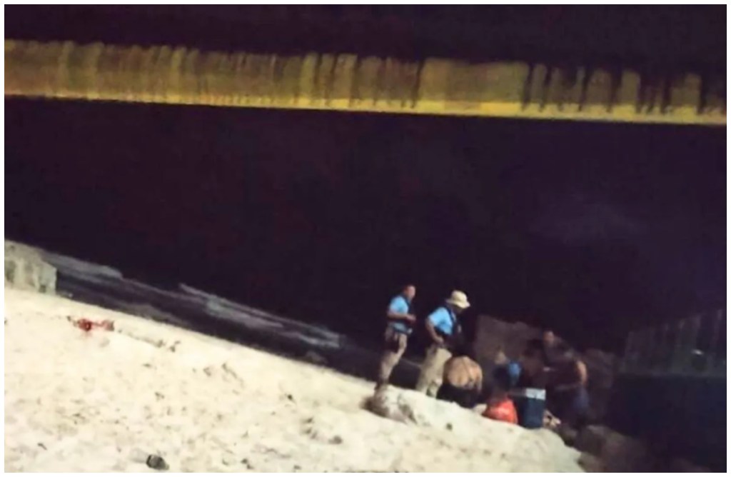 Hombre se ahoga en la playa Gaviota Azul, en la zona hotelera de Cancún, durante las vacaciones de Semana Santa