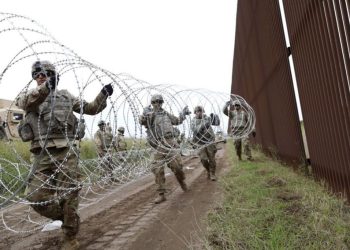 Trump ordena que el Ejército tome control de terrenos en la frontera con México