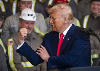 Trump se somete a un primer chequeo médico anual