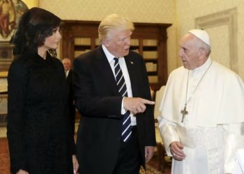 Trump transmite pésame por muerte del papa y pide que Dios bendiga a Francisco