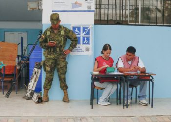 UE observa “absoluta normalidad” en elección presidencial de Ecuador