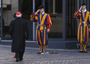 Unos 60 purpurados participaron en la primera congregación de cardenales