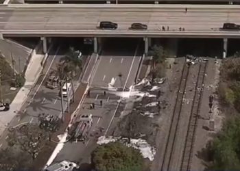 #Video Avión pequeño se estrella en Boca Ratón, Florida; hay 3 muertos