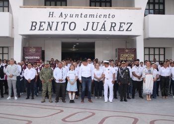 Conmemoran aniversario del natalicio de Miguel Hidalgo con homenaje cívico en Cancún