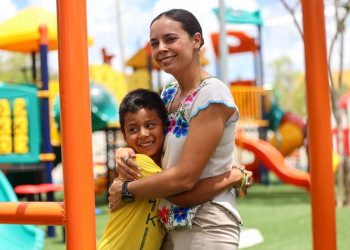 «Avanza la transformación de Cielo Nuevo con la entrega de parque infantil en Cancún»