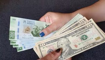 Reducción del impuesto a las remesas beneficiará a migrantes mexicanos