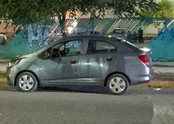 auto baleado en Cancún