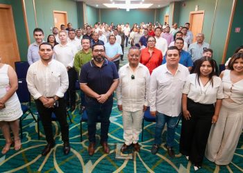 «Candidato a la Suprema Corte, Eduardo Santillán lleva su visión de izquierda a Cancún»
