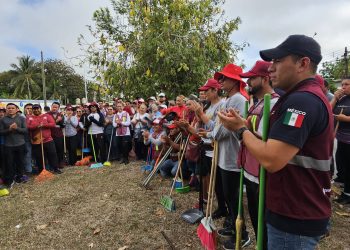 «Ayuntamiento de Othón P. Blanco Lidera Mega Jornada de Limpieza en Chetumal»