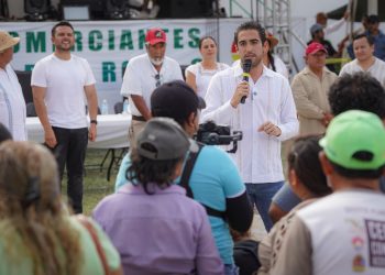 «Celebran 32 años de unidad y lucha los Tianguis y Comerciantes Ambulantes de Quintana Roo»