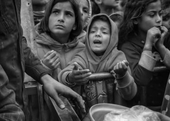 Niños en Gaza sobreviven entre escombros y hambre tras bombardeos