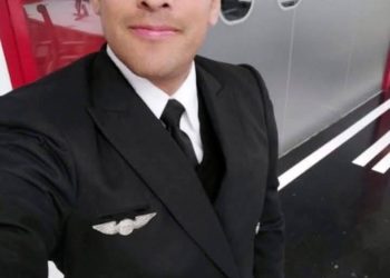 PILOTO DE VIVA AEROBUS UN HEREO